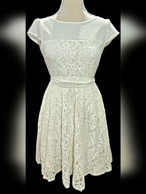 Size 6 Danny & Nicole Ivory Lace Midi Dress